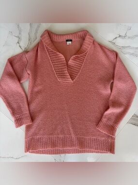 J. Crew Peach 🍑 V-Neck Sweater